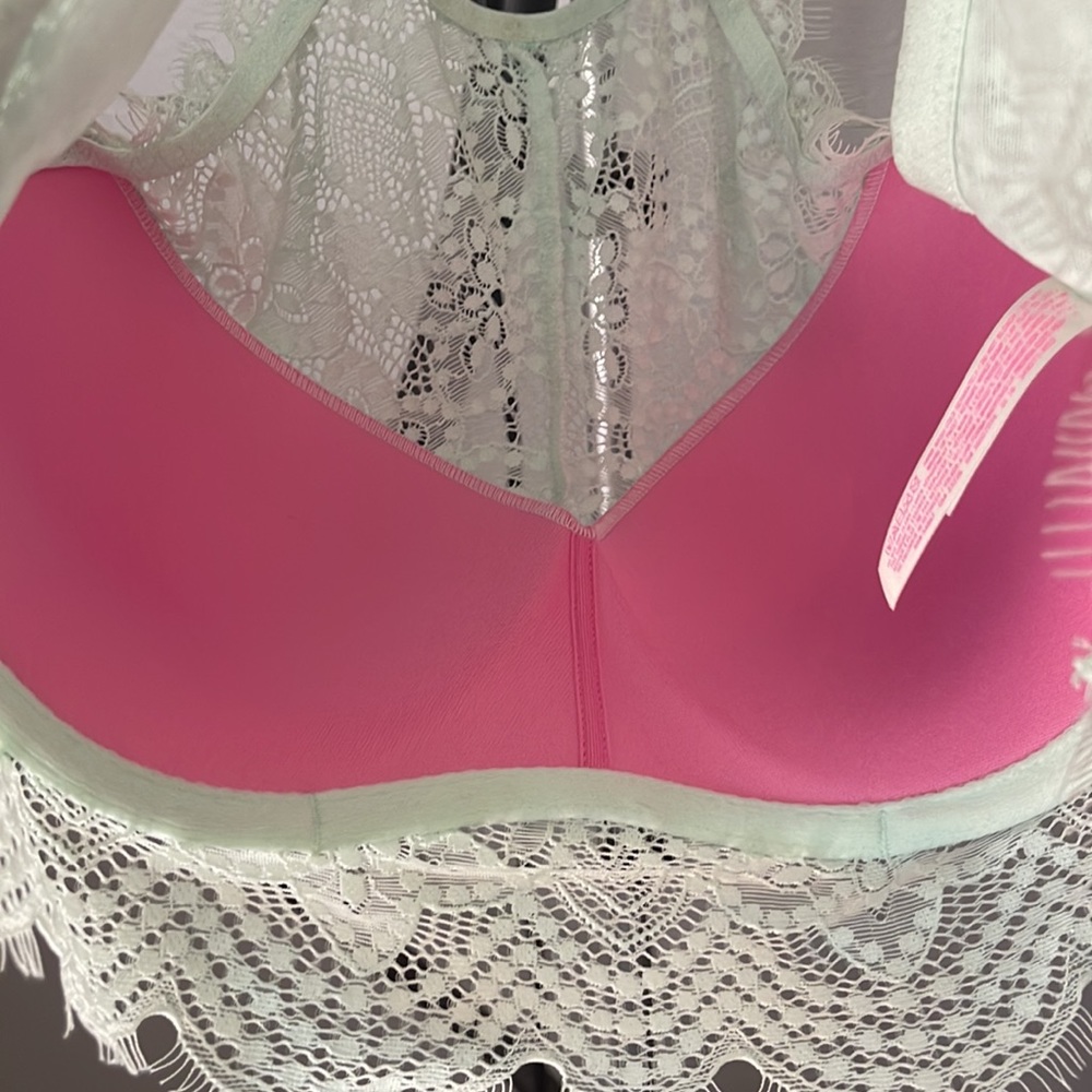✨ CLEAR OUT SALE ✨ PINK Victoria’s Secret Lace Racerback Bra - Picture 4 of 6